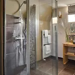 Hotel Instants D'absolu & Chavagnac (Cantal)