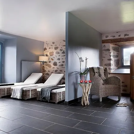 Hotel Instants D'absolu & Chavagnac (Cantal)