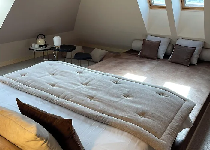 Instants D'absolu & Отель Chavagnac (Cantal)